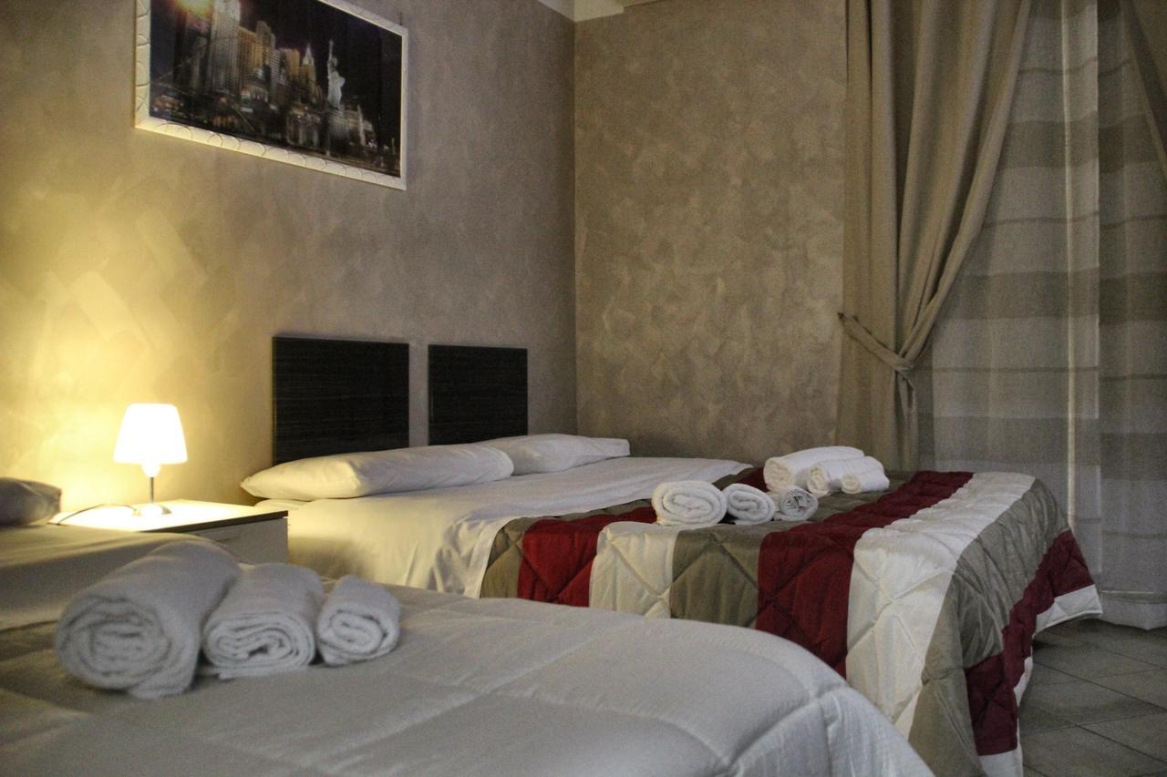 Chiaia Relax Bed & Breakfast Napoli Oda fotoğraf